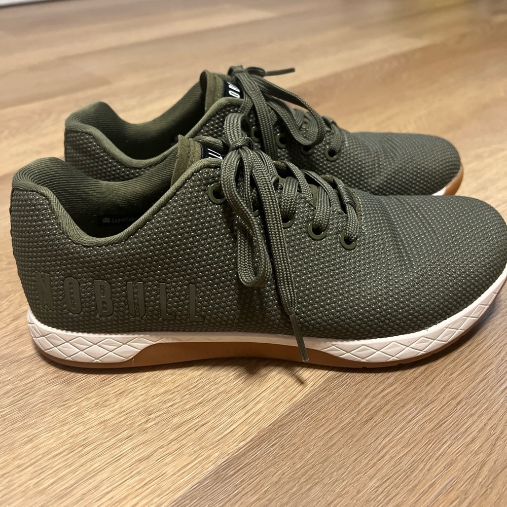 No Bull trainers Olive Gum- women’s 9.5